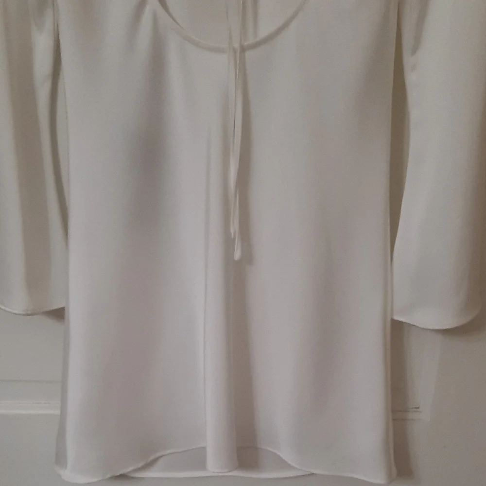 Gianni Bini Classic White Long Sleeve Dress - Picture 10 of 11
